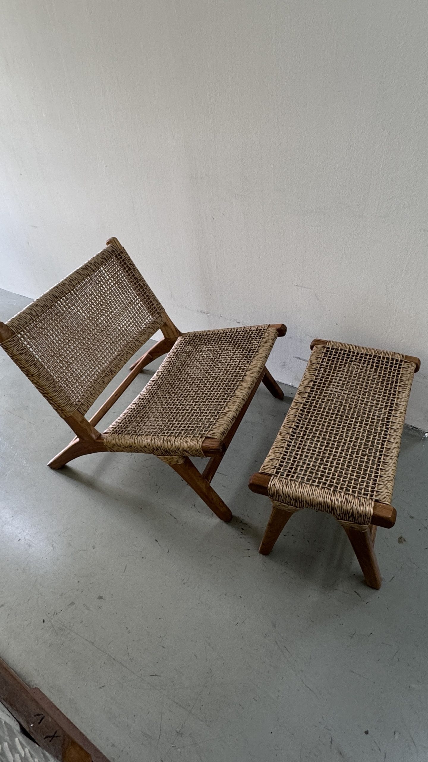 Halus Lepak Stool - Image 4