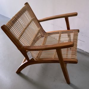 Bajo Arm Lepak Chair