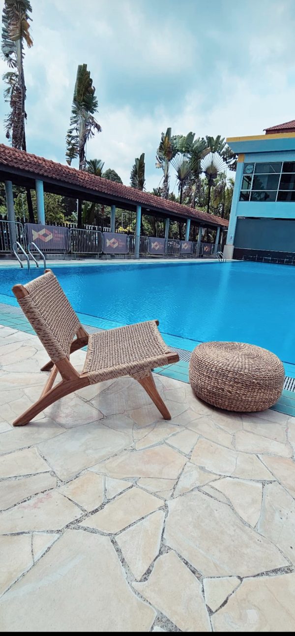 Halus Lepak Chair